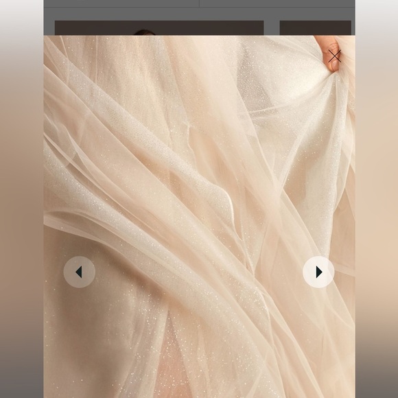 GALINA SIGNATURE
illusion plunge lace appliqued wedding dress​​​ - Picture 3 of 8